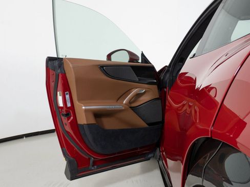 Used 2025 Ferrari Purosangue image 32