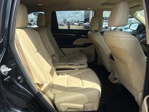 Used 2014 Toyota Highlander Limited FWD image 14
