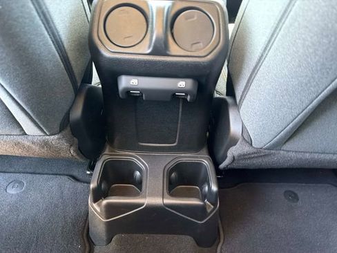 Used 2025 Jeep Wrangler Unlimited Sport AWD/4WD image 15