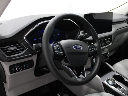 Used 2023 Ford Escape Platinum AWD/4WD image 12