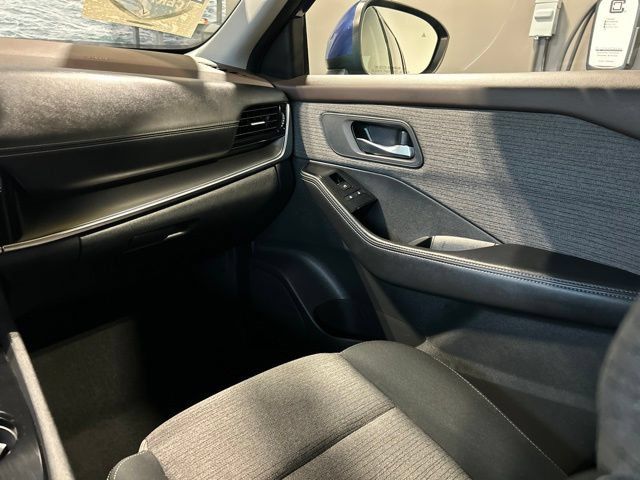 Used 2021 Nissan Rogue SV FWD image 54