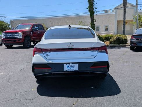 Certified 2024 Hyundai Elantra Limited image 7