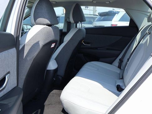 New 2025 Hyundai Elantra Limited image 8