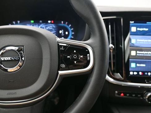 Used 2025 Volvo V60 B5 Cross Country Plus image 24