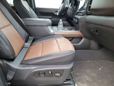 Used 2024 Chevrolet Silverado 2500 High Country w/ Technology Package image 14