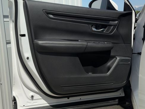 Certified 2025 Honda CR-V LX image 13