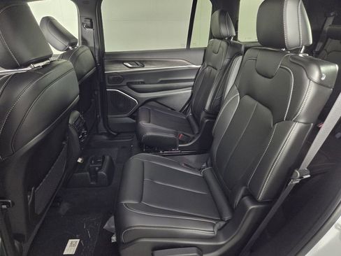 New 2026 Jeep Grand Cherokee L Limited RWD image 18