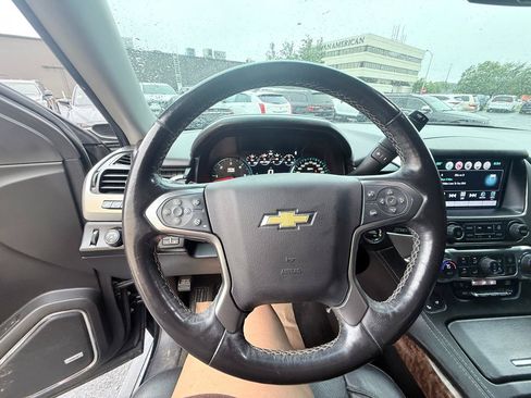 Used 2018 Chevrolet Suburban Premier AWD/4WD image 12