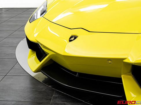 Used 2015 Lamborghini Aventador LP 700-4 AWD/4WD image 9