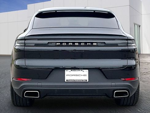 Certified 2024 Porsche Cayenne Coupe AWD/4WD image 6