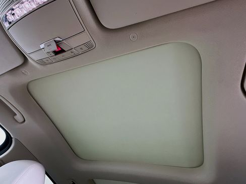 Used 2022 Mercedes-Benz GLC 300 w/ Multimedia Package Lite image 26