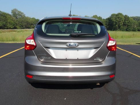 Used 2014 Ford Focus SE FWD image 4