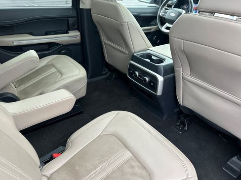 Used 2023 Ford Expedition Limited image 19