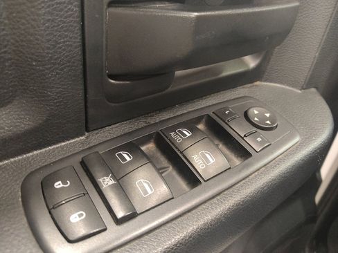 Used 2017 RAM 1500 Express RWD image 27