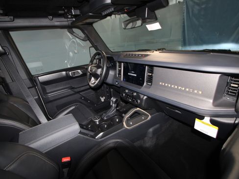 New 2026 Ford Bronco Badlands AWD/4WD image 18
