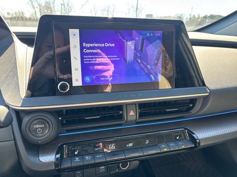 Used 2024 Toyota Prius XLE image 12