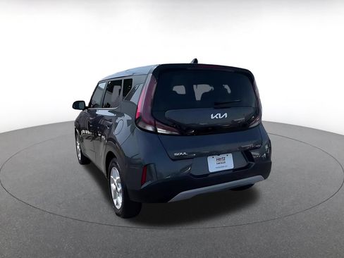 Used 2025 Kia Soul LX w/ LX Technology Package FWD image 11