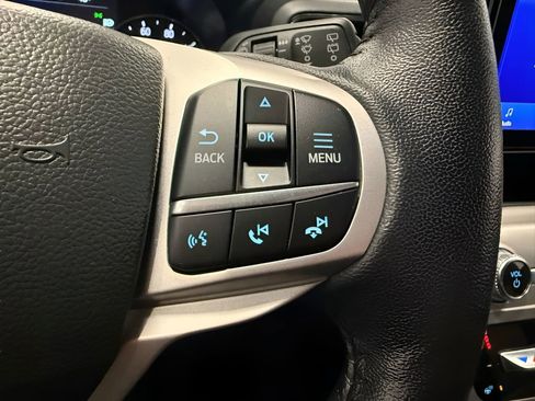 Used 2022 Ford Explorer XLT w/ Equipment Group 202A AWD/4WD image 23