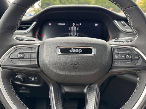 New 2025 Jeep Grand Cherokee Laredo image 25