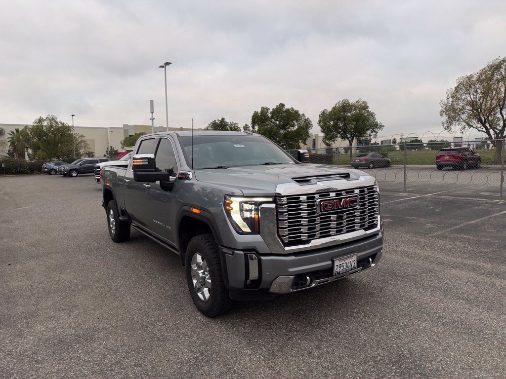 Used 2024 GMC Sierra 2500 Denali w/ Denali Reserve Package AWD/4WD image 2