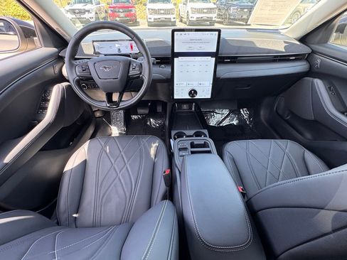 Used 2025 Ford Mustang Mach-E Select w/ Interior Protection Package RWD image 27