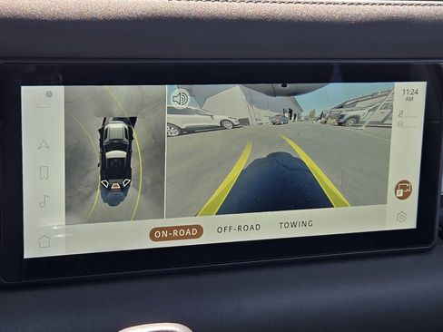 Used 2021 Land Rover Defender 90 First Edition image 17