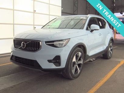 Used 2025 Volvo XC40 B5 Plus