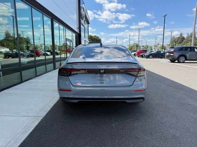 Used 2023 Honda Accord Sport image 4