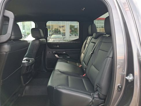 Used 2025 Toyota Tundra Limited AWD/4WD image 11
