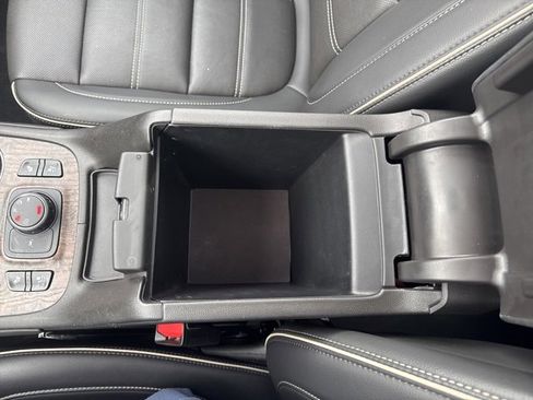 Used 2023 GMC Acadia Denali image 26