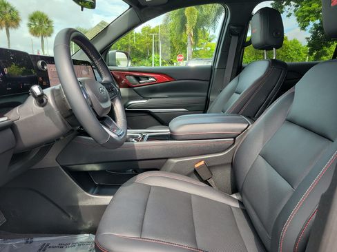 Used 2025 Chevrolet Traverse Z71 AWD/4WD image 22