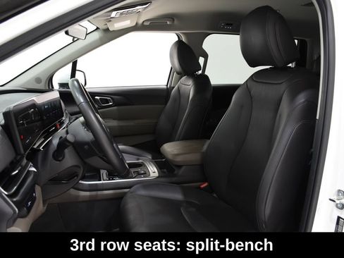 Used 2026 Kia Carnival FWD image 24