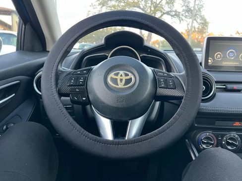 Used 2018 Toyota Yaris iA FWD image 9
