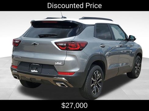 Used 2025 Chevrolet TrailBlazer ACTIV w/ Convenience Package AWD/4WD image 3