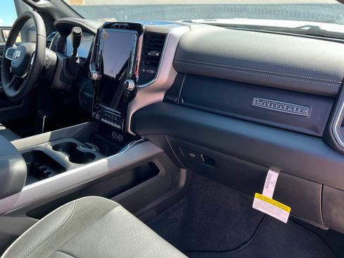 New 2026 RAM 2500 Laramie w/ Sport Appearance Package AWD/4WD image 23