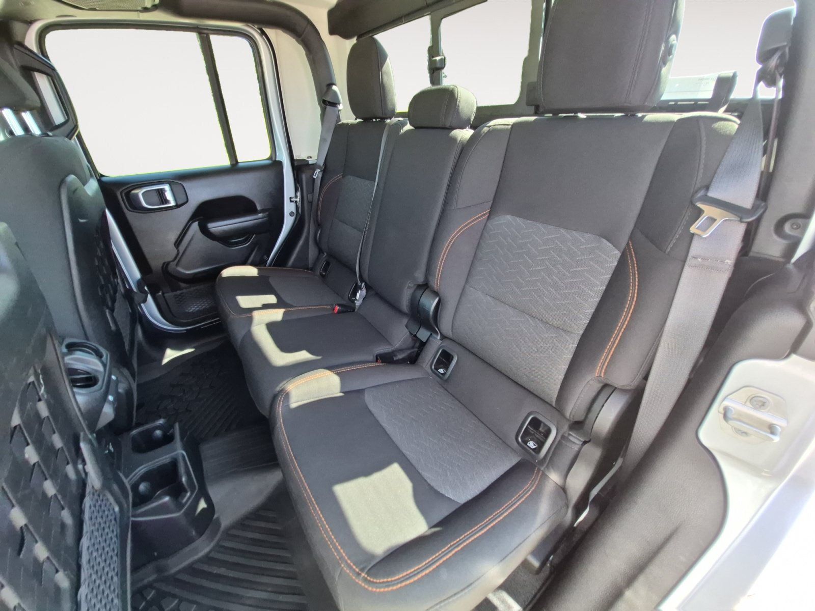 Used 2023 Jeep Gladiator Mojave AWD/4WD image 23