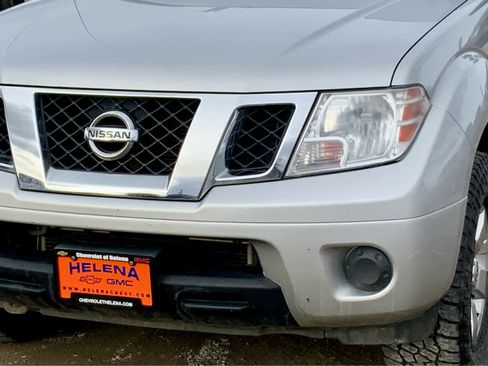 Used 2012 Nissan Frontier SV image 13