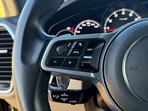 Used 2023 Porsche Cayenne image 23