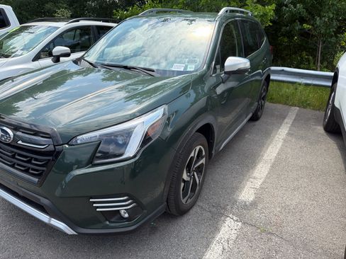 Used 2023 Subaru Forester Touring AWD/4WD image 15