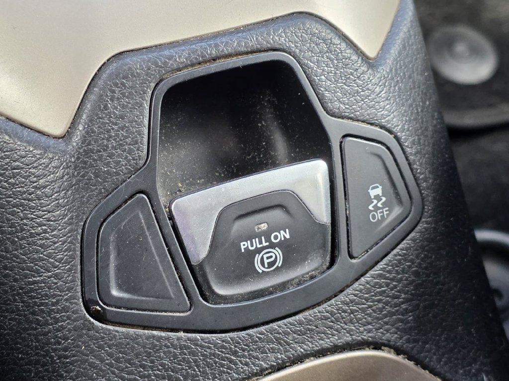 Used 2017 Jeep Renegade Latitude FWD image 17