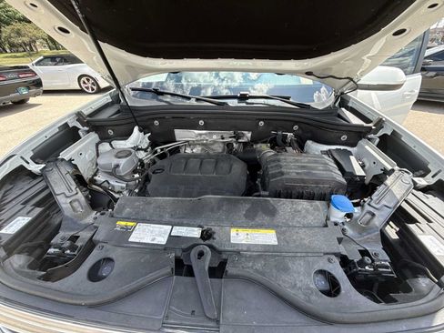 Used 2025 Volkswagen Atlas SE AWD/4WD image 28