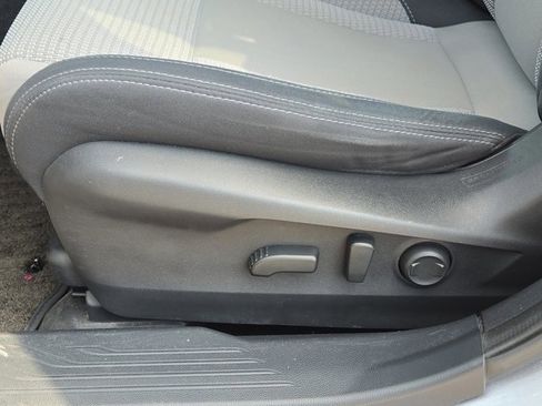 Used 2021 Subaru Outback Premium image 17