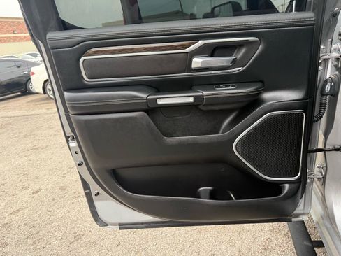 Used 2019 RAM 1500 Laramie AWD/4WD image 17