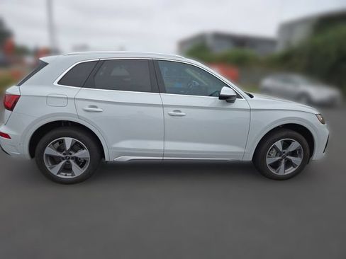 Used 2023 Audi Q5 2.0T Premium w/ Convenience Package AWD/4WD image 9