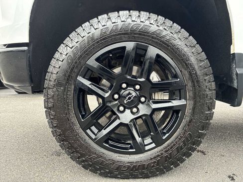 Used 2022 Chevrolet Silverado 1500 LT Trail Boss AWD/4WD image 18