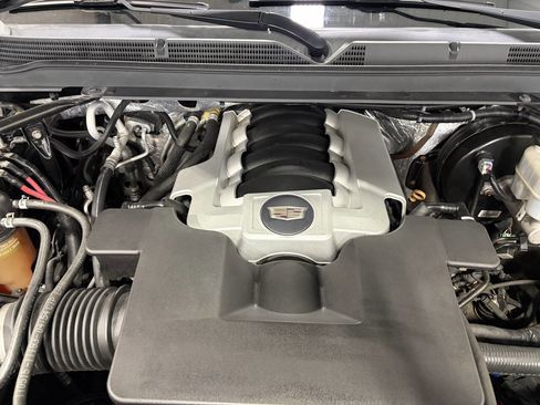 Used 2016 Cadillac Escalade Luxury image 47