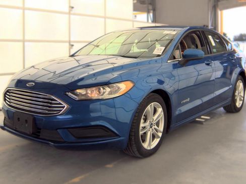 Used 2018 Ford Fusion S FWD image 2
