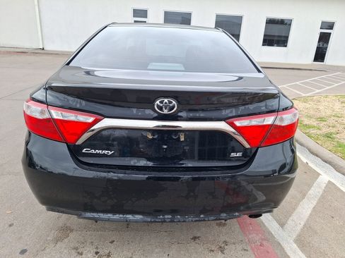 Used 2017 Toyota Camry SE image 6