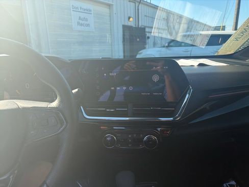 Used 2025 Chevrolet Trax RS w/ Driver Confidence Package FWD image 21