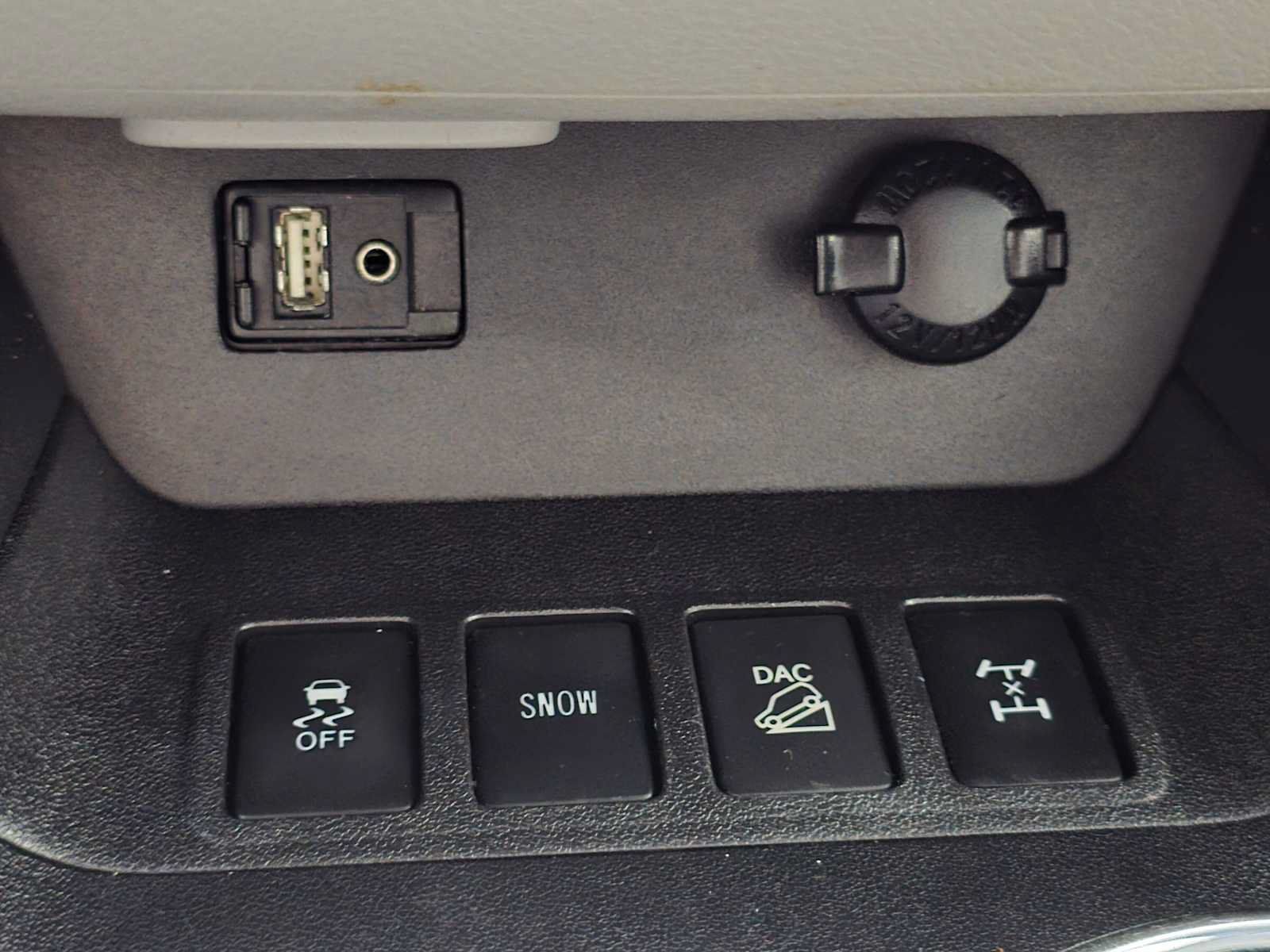 Used 2016 Toyota Highlander XLE AWD/4WD image 15